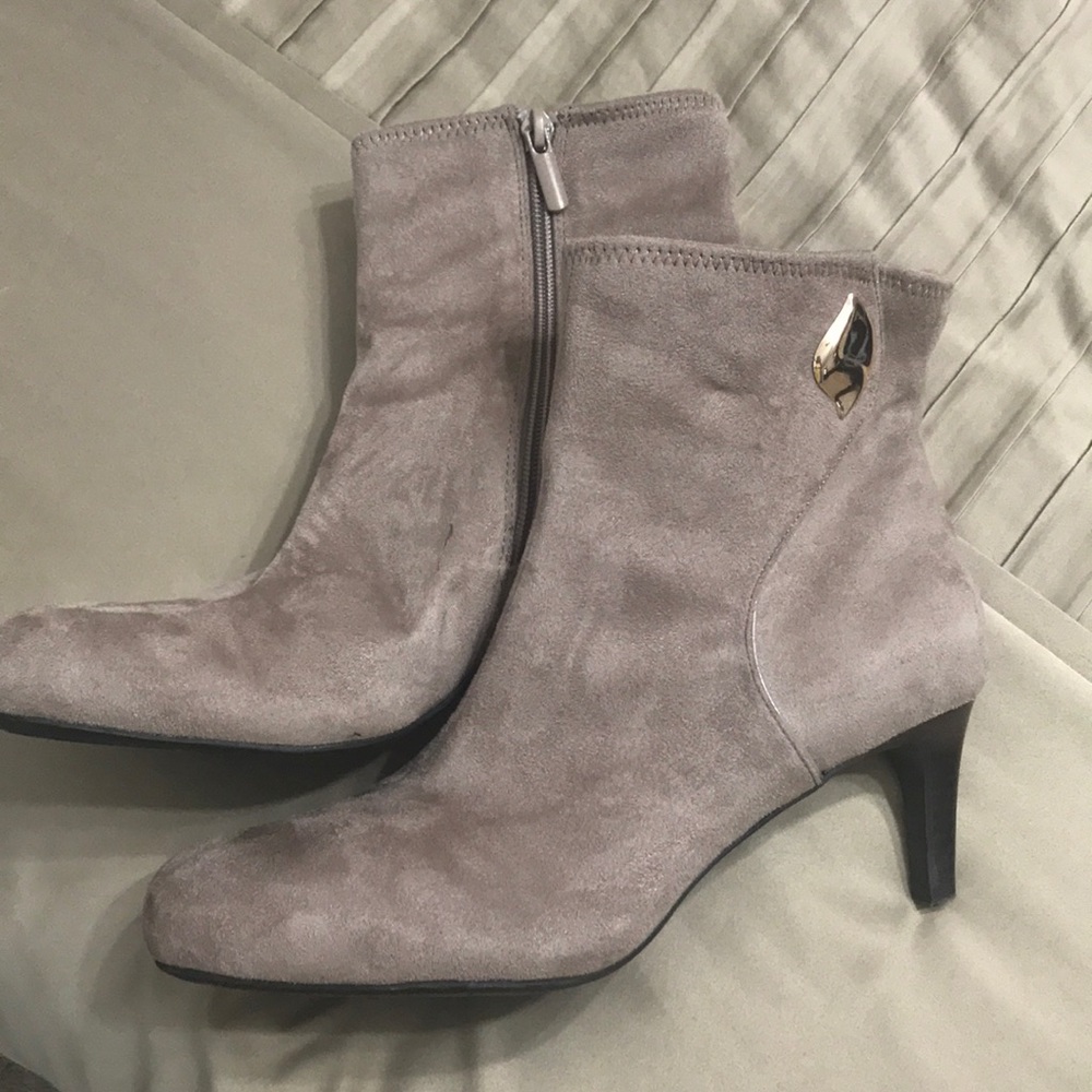 Tan booties - Picture 2 of 7